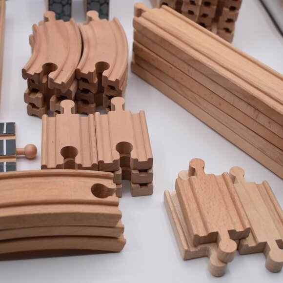 Lot of over 45 TRACK LOT Curves Ramps Straights Ascending Wooden Railway… - Picture 12 of 13